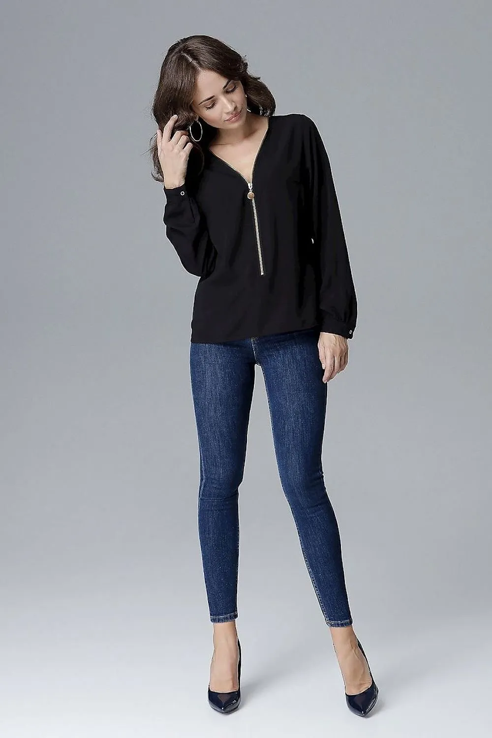 Chic Zip-Up Blouse with Stylish Sleeves