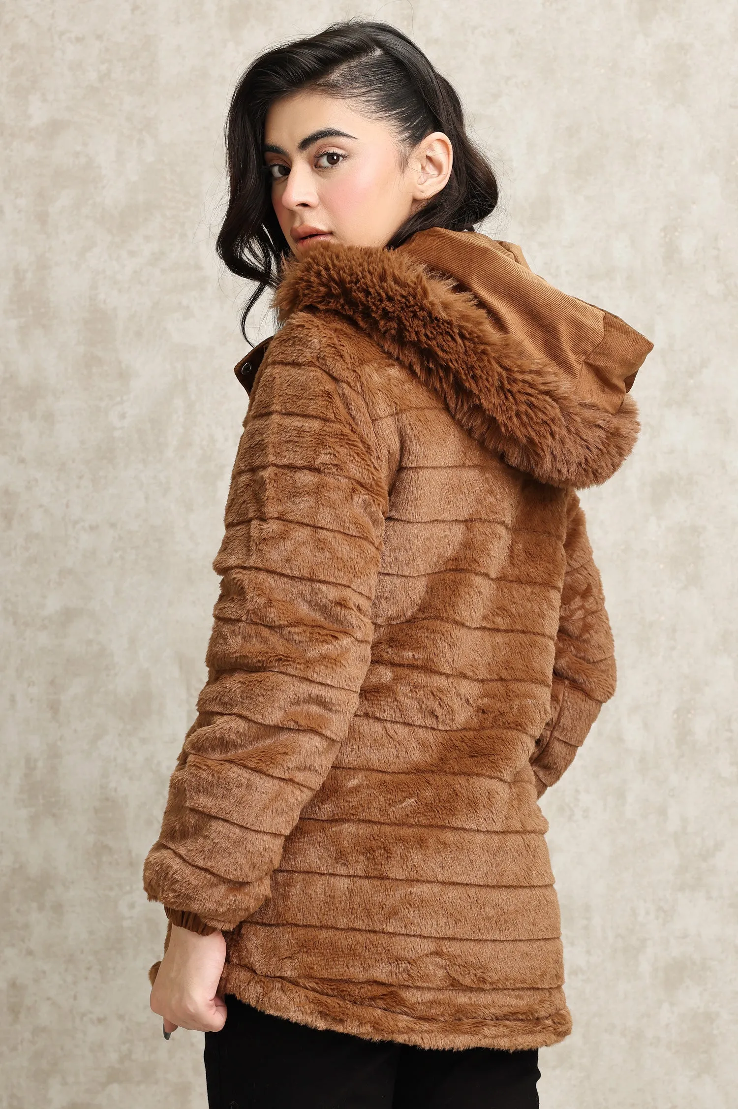 FLUFFY REVERSIBLE JACKET-COFFEE