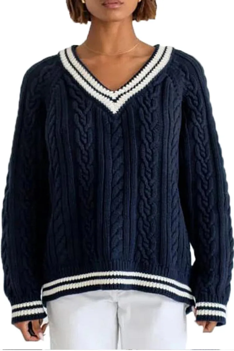 HWR1306 Classic Cable Knit V-Neck Sweater