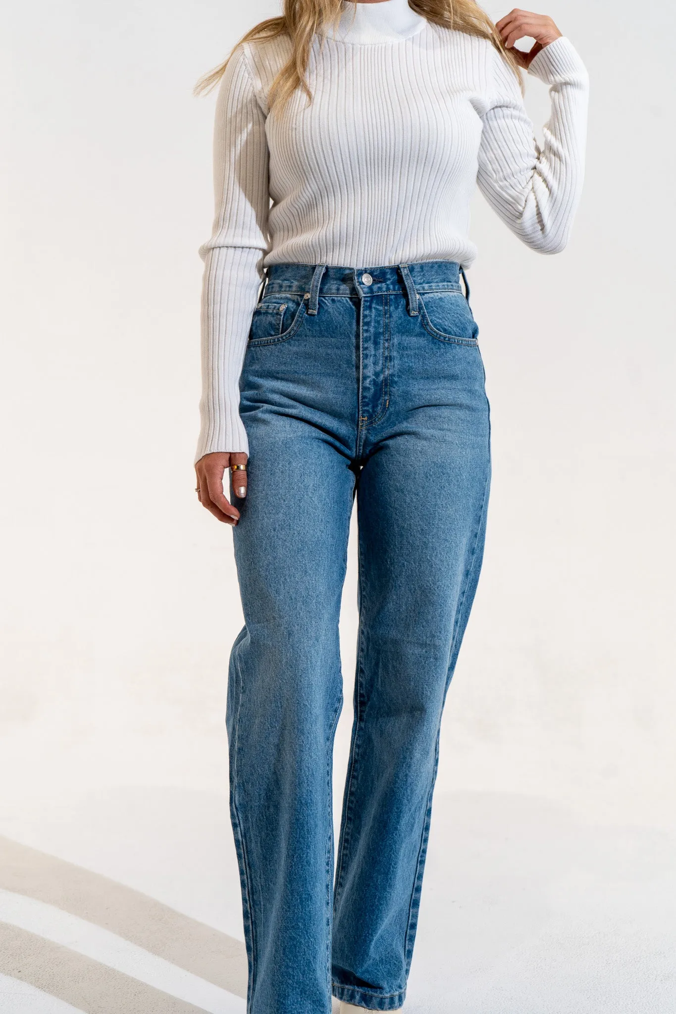 Relaxed 90's Long Straight Denim